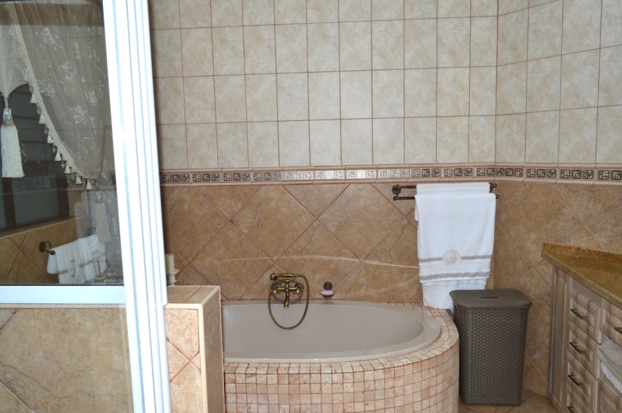 4 Bedroom Property for Sale in Doringkruin North West